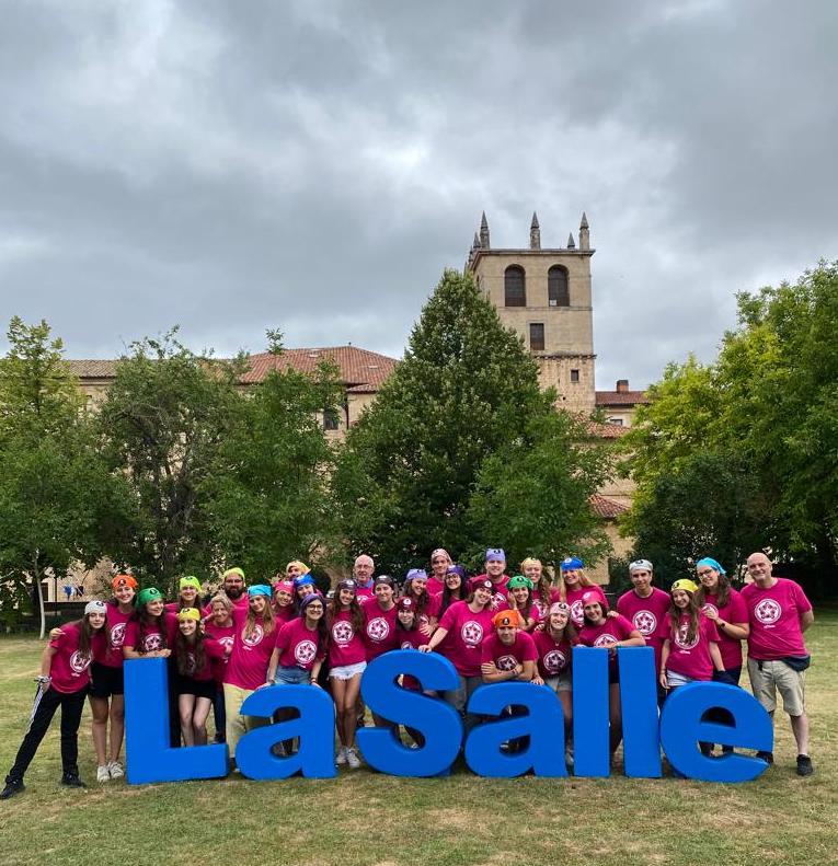 SalleJovenVA's tweet photo. Ya tienes disponibles para recordar las fotos de #ColoniaPirata23 en #Bujedo23
#VeranoPastoralLaSalle https://t.co/00biynJps6 https://t.co/eLYt3ALXK6