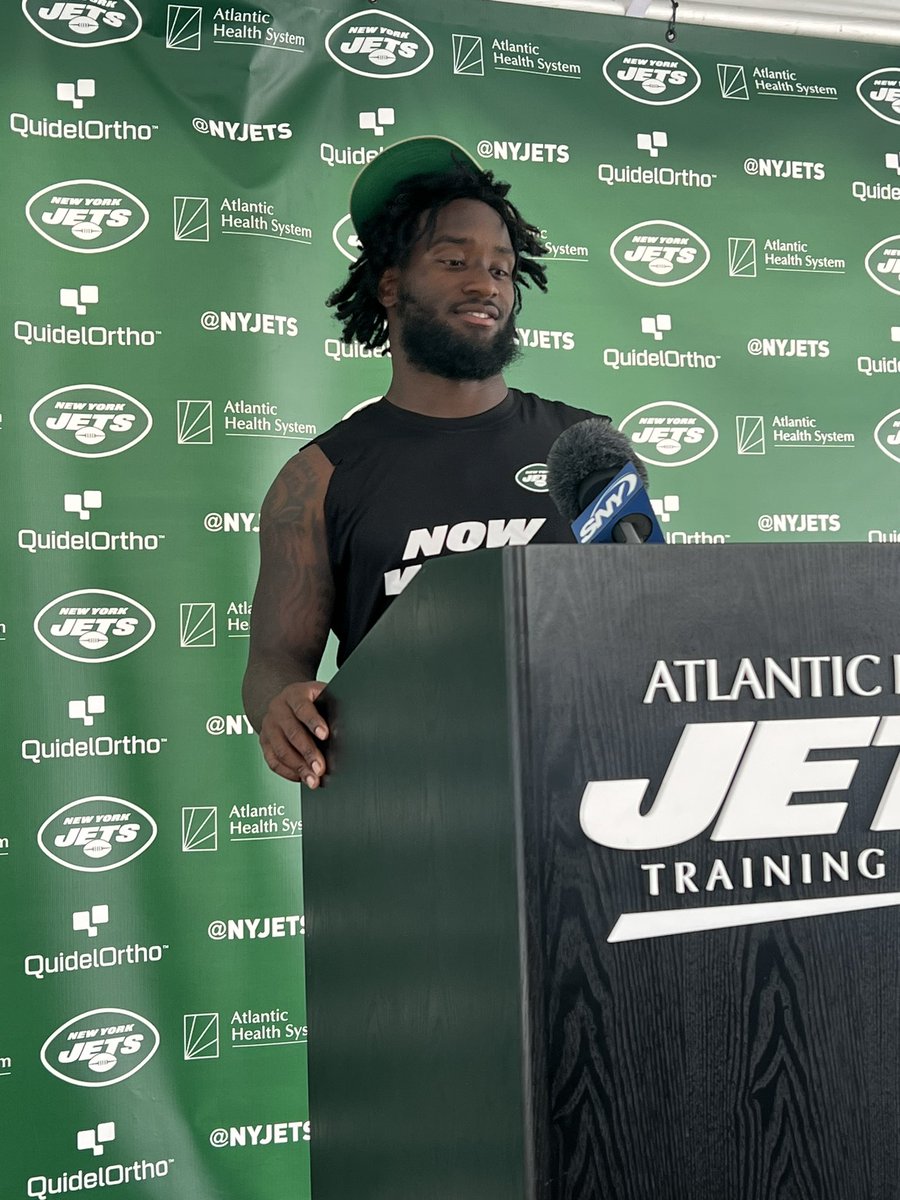 #Jets RB Michael Carter said he believes that Dalvin Cook is a great player. What he appreciated was Robert Saleh calling him before the signing — noted he didn’t have to do that. As for his role with the team: “I don’t worry about shit.” Said if he’s worried about that, he’s…