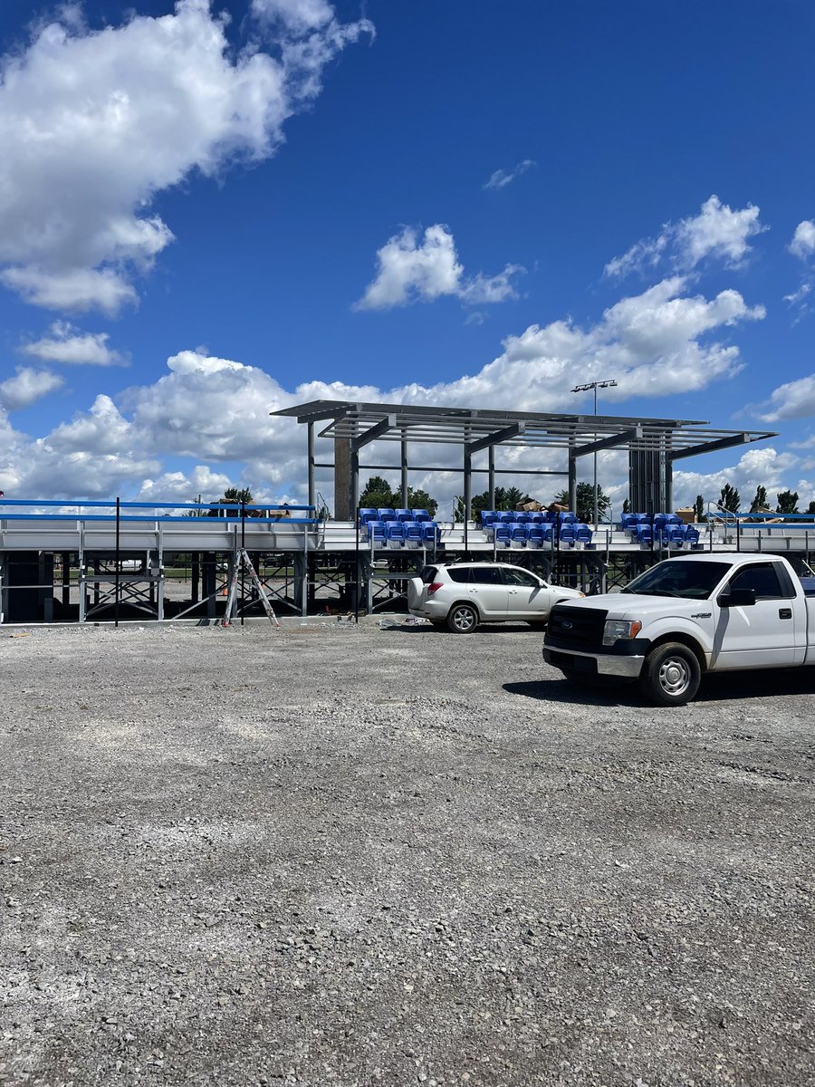 CoachJimmyB's tweet photo. 🎾 Facility coming along nicely 😎#BlueRaiders https://t.co/seTMuQh8XD
