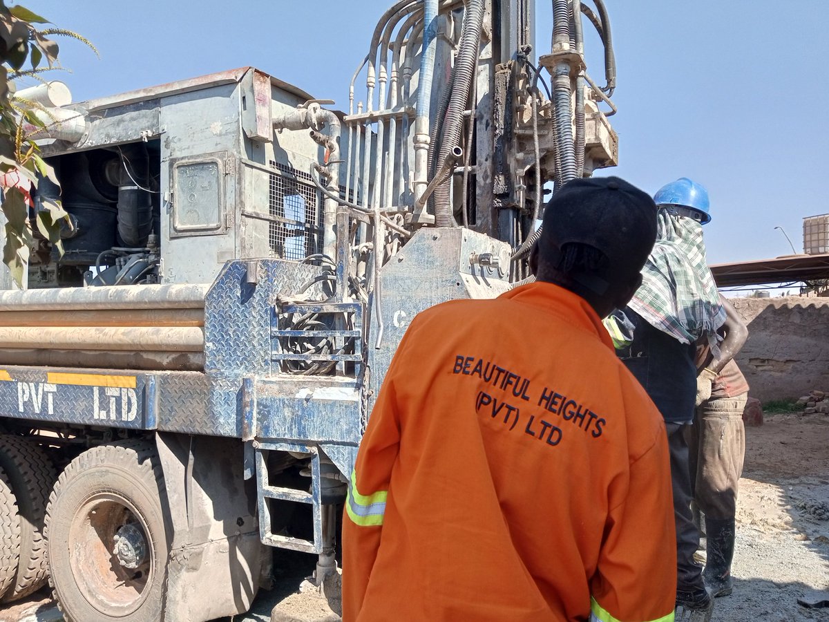 tafaraa2's tweet photo. For All your Borehole Siting, Drilling &amp; Installations! Call/WhatsApp 0772605876 https://t.co/Y3oDRsm3zs