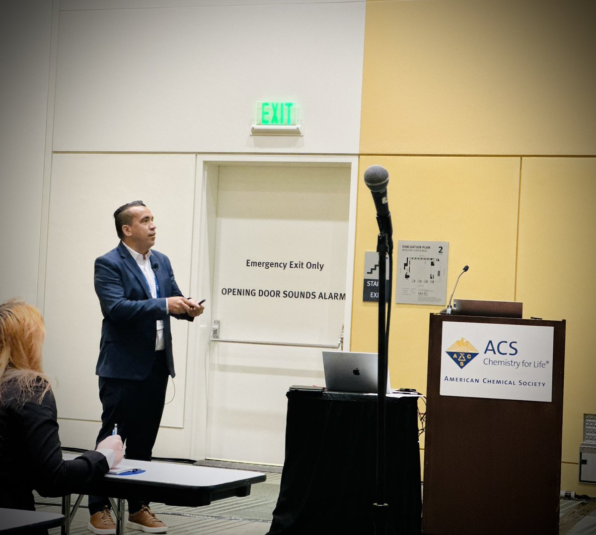 Dr. Osvaldo Gutierrez is presenting an exciting talk on “Combining DFT-calibrated calculations and organic synthesis to develop first-row transition metal catalyzed transformation” @gutierrez_lab @AmerChemSociety @TAMU @CarnegieMellon #ACSFall2023 #CMUGSSPC