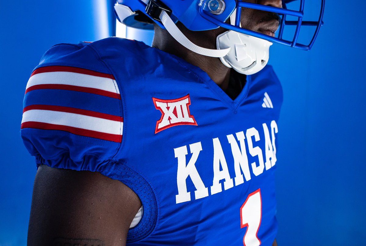 KU_Football's tweet image. ☑️ Uniforms
☑️ Locker room
☑️ Weight room
☑️ Stadium

The new era of Kansas Football is here.