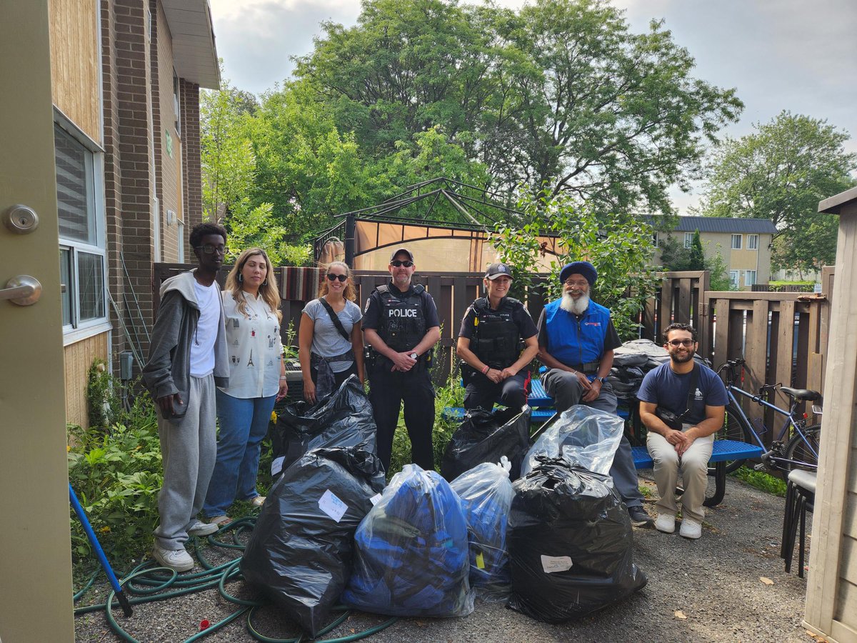 OCH_Foundation's tweet photo. Today we are working on our #PackaSack Program. With some amazing #communityvolunteers we are distributing backpacks filled with essential school supplies to @OCH_LCO communities.
@LineboxStudio @DRRmatters@613comhouses @khalsaaidca @activeyouthOttawa https://t.co/2Q5bKlElOv