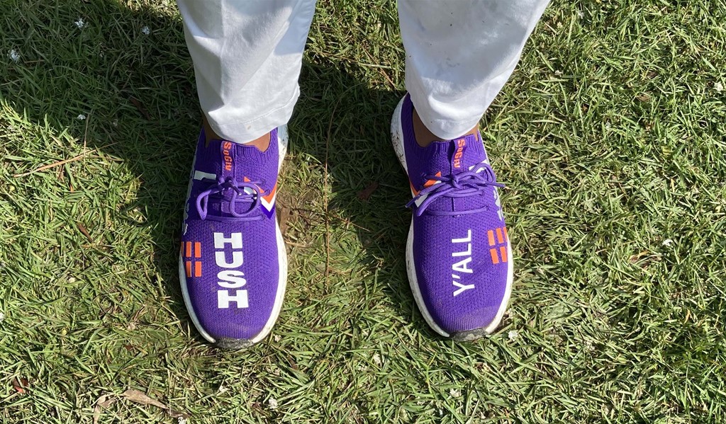 DailyMemphian's tweet photo. Custom golf tournament footwear, inspired by St. Jude, is part of designer Edward Bogard���s plan to change the world, one pair of shoes at a time. https://t.co/dleLntI7Zm

By @buckleytim18 |📷 Courtesy of @EdwardBogard / @SoGiv https://t.co/oyLsRHXLf2