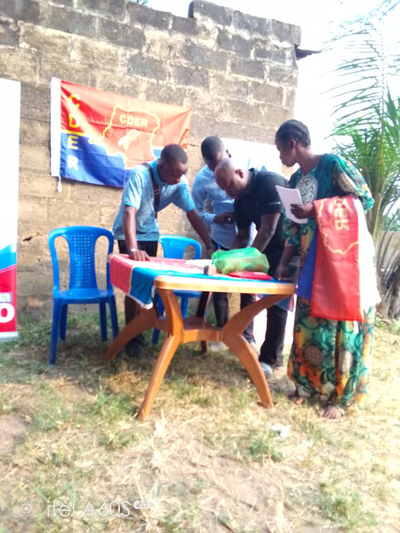JoelLisomba's tweet photo. #LNB-#DKM: ce Mardi 15 août 23, coordon Trésor Angelo accompagné de son équipe forte ont réussi d'installer le bureau à #PROMOBAT dans la Q. BUMBA ds la commune de #NGALIEMA. Aucune parcelle sans LNB-CDER en marche. Dieu est au contrôle. @TopCongo @nkosa_lucien @IsraelLongbango https://t.co/HBiu9YBGUX