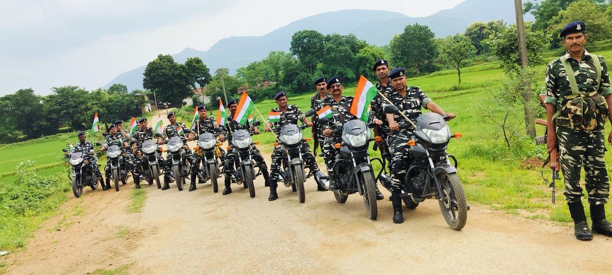 commandant19bn's tweet photo. Tiranga Rally" under #HarGharTiranga  as part  of   #AzadiKaAmritMahotsav conducted by #19BN CRPF  Huge gathering showcasing patriotism and national integration. https://t.co/ClzDCboMNr
