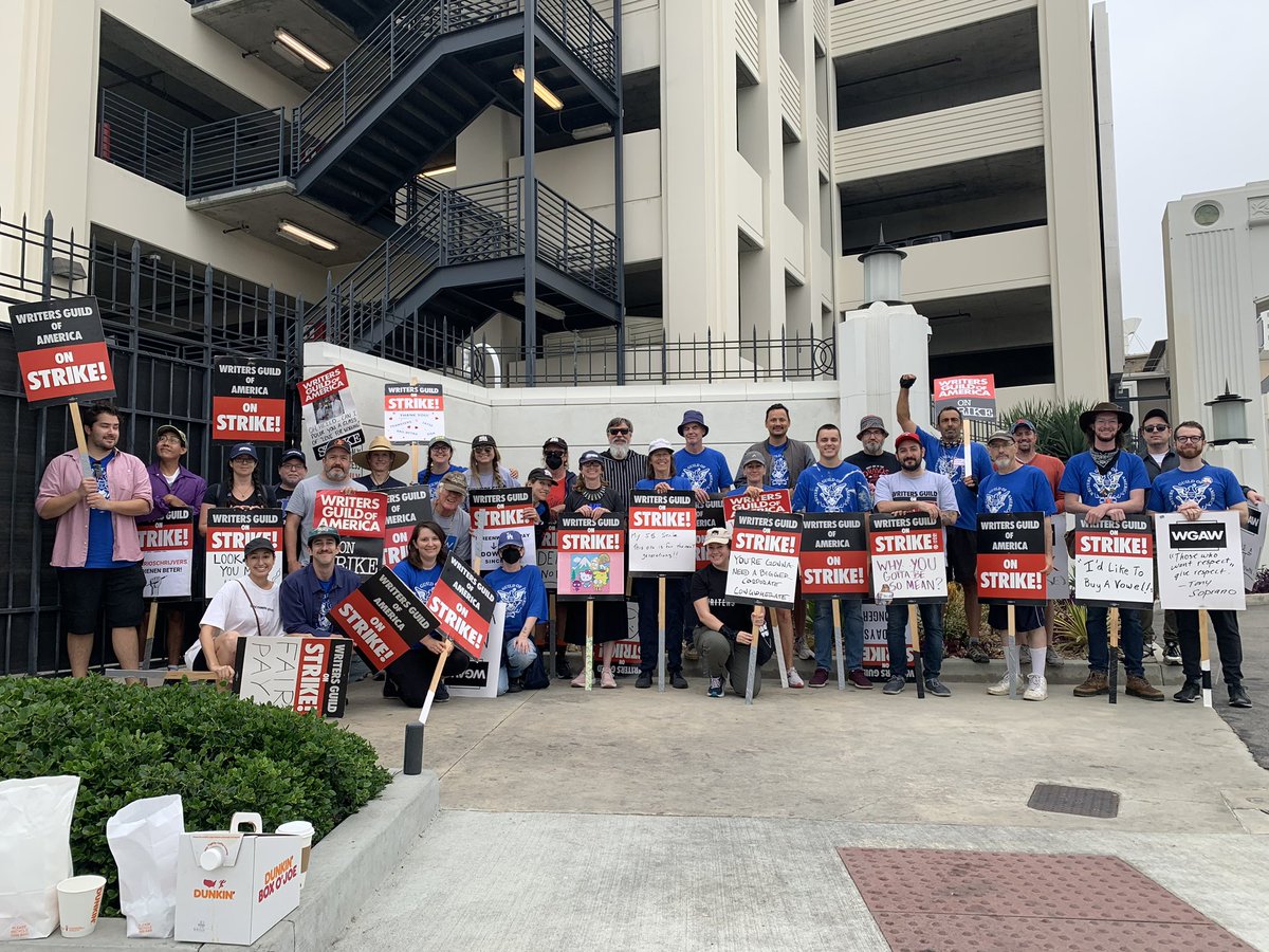 🪧🪧 Writers and past contestants showed up at 6am this morning to picket <a href="/Jeopardy/">Jeopardy!</a> which began filming today with recycled questions 🪧🪧 #WGAstrike #WGAstrong