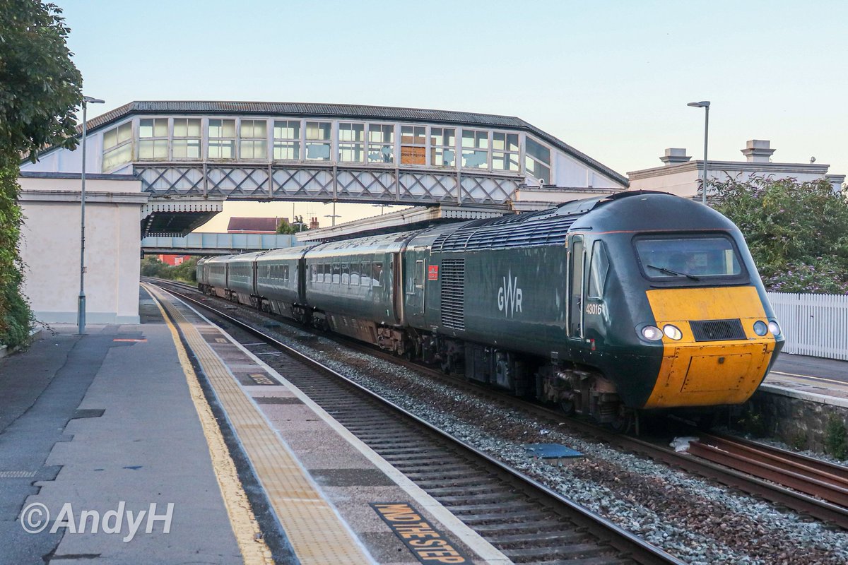 holtona72's tweet image. #HighSpeedTuesday Another @GWRHelp castle set working from first thing this morning, 43016 leads 43189 at Bridgwater with the returning working, 2U04 06.11 Taunton to Cardiff Central. #GWR #HST 15/8/23