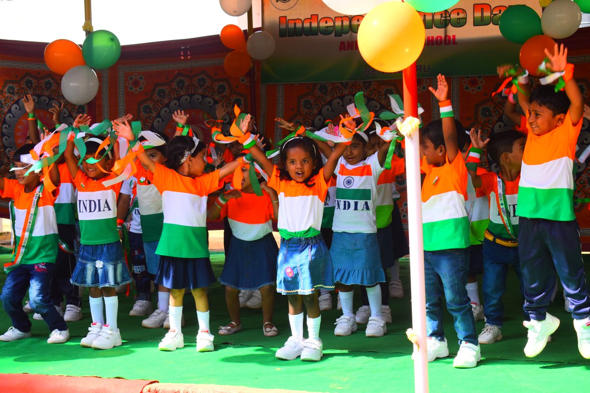 BSF_CEDCO's tweet photo. #HarGharTiranga

Glimpses of Flag Hoisting ceremony held at Ankur Play School, CEDCO #BSF to celebrate the 77th #IndependenceDay. 
Smt Sumita Jha, BWWA Secretary CEDCO hoisted the flag &amp; conveyed her best wishes to all the #BWWA Members &amp; their children.

#AzadiKaAmritMahotsav https://t.co/oLhTilQ2Uu
