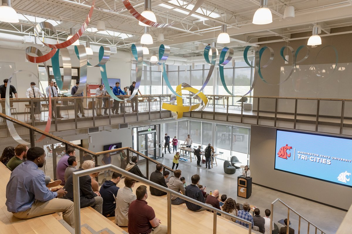 .@WSUTriCities literally built a sense of community through the construction of Collaboration Hall, an inviting and dynamic building where academic and social engagement flourish. #PromisingPractice tinyurl.com/yraaj9e6 #AASCUTellingOurStory