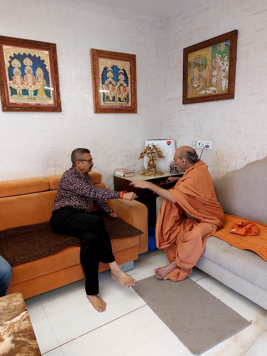 MayanksinhC's tweet photo. સાળંગપુર ખાતે હનુમાનદાદા ના દર્શન કરી સંતોના આશીર્વાદ લીધેલ https://t.co/eyVjZG44nE