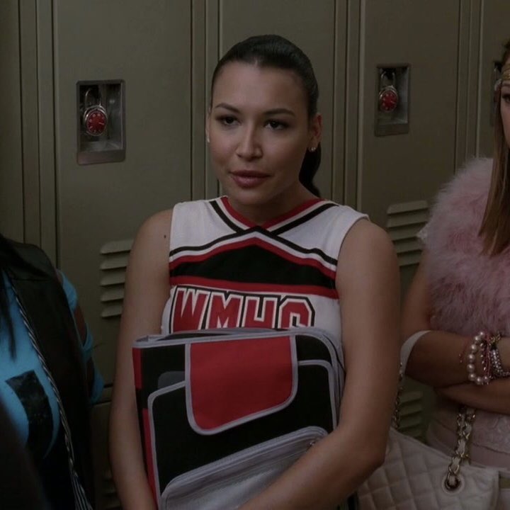 thinkersantana's tweet photo. forever obsessed with santana and her folder https://t.co/6hRX46Dx14