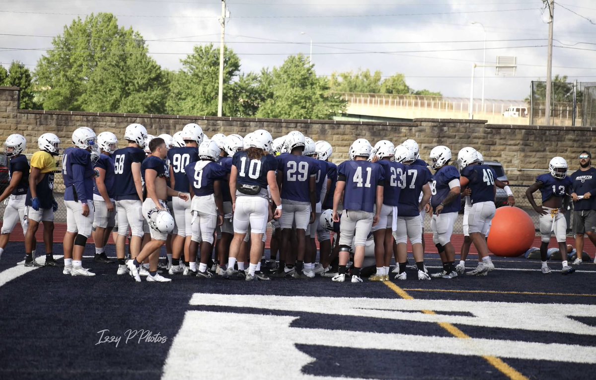 Marietta_FB's tweet photo. Football is in the Air😎
Practice 6️⃣

📸 @isabelle_poling 
#FIGHT_MC | #HUNT_MC https://t.co/UoPIQW9eF1