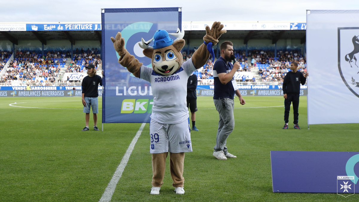AJ Auxerre tweet media