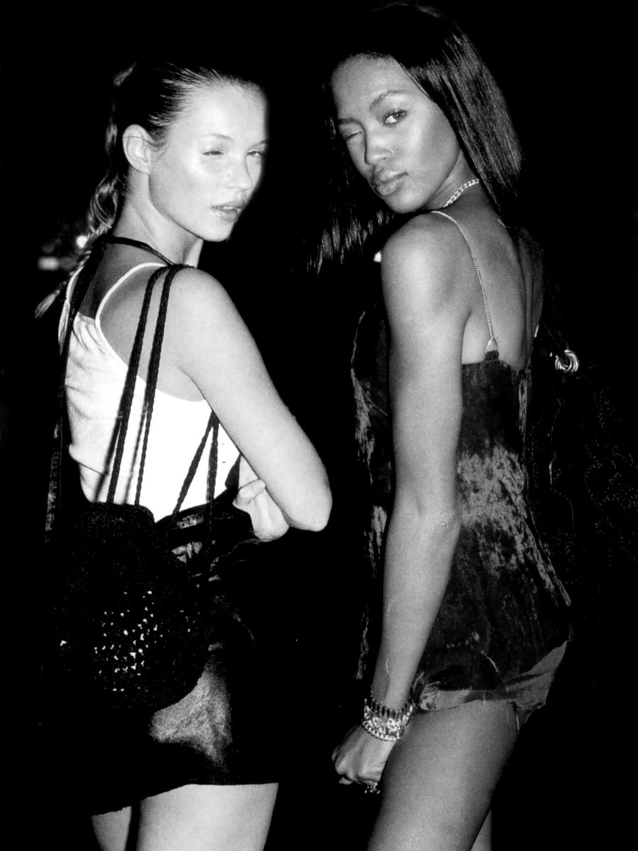 i_D's tweet image. #KateMoss &amp;amp; #NaomiCampbell photographed by #StevenKlein for i-D - The Us Issue, No. 131, August 1994 📸
