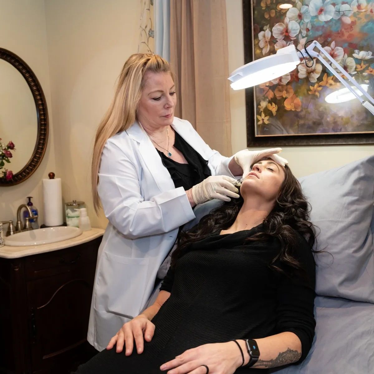 EliteLaserHair's tweet photo. Our medical-grade and FDA-approved HydraFacial MD will leave your skin feeling refreshed, rejuvenated, and glowing. Come in and give yourself the best! https://t.co/x32hLeBSZP