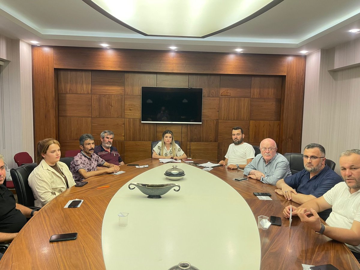 AKPARTIKAZAN's tweet photo. Haftalık Olağan Yönetim Kurulu Toplantımızı İl Koordinatörümüz Sn. Kadir Karapınar’ın katılımlarıyla; İlçe Başkanımız Sn. Ahmet Ceylan Başkanlığında gerçekleştiriyoruz. Toplantımız hayırlara vesile olsun. https://t.co/EYyCEivPb5