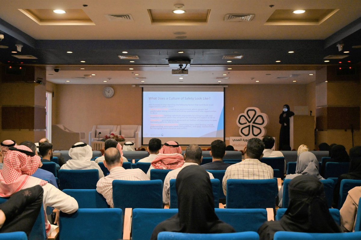med_cluster's tweet photo. نفذ #تجمع_المدينة_الصحي ممثلاً بإدارة التميز والجودة وبالتعاون مع المركز السعودي لسلامة المرضى ورشتي عمل بعنوان "سلامة المرضى"و "التحليل الجذري للأسباب" ، استهدفت الكوادر الطبية والتمريضية والقيادات بالمستشفيات و المراكز وذلك بهدف رفع جودة الخدمات المقدمة. https://t.co/WoeLIWgpuO