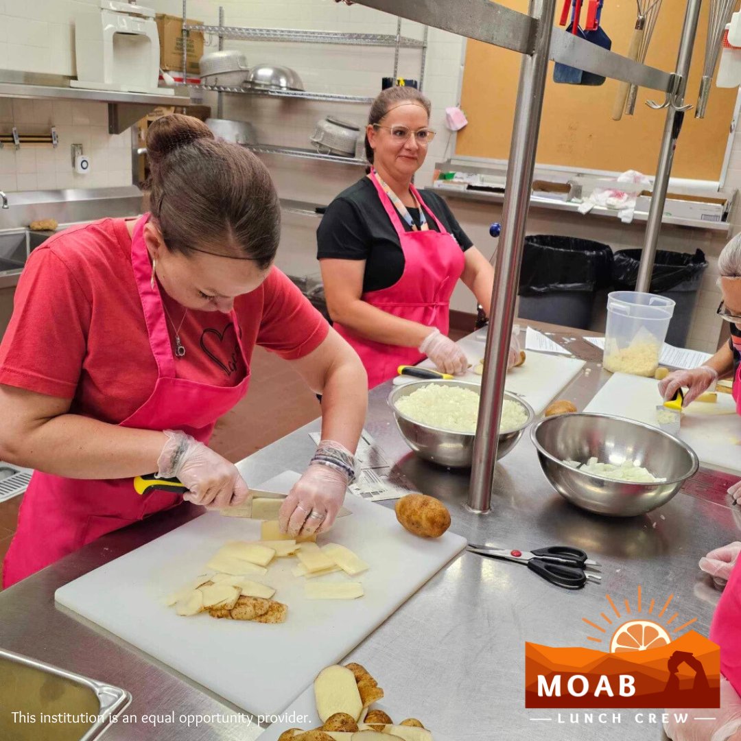 moablunchcrew's tweet photo. Throwback to our Nutrition Team Training! 🧑‍🍳 We prepared a delicious lunch for our Administrative Team and learned many culinary skills along the way. 🍽

@grand_district #MoabUT #MoabUtah #MoabCity #Moab #UTSchools #GrandCounty https://t.co/HK3oIMuH1p
