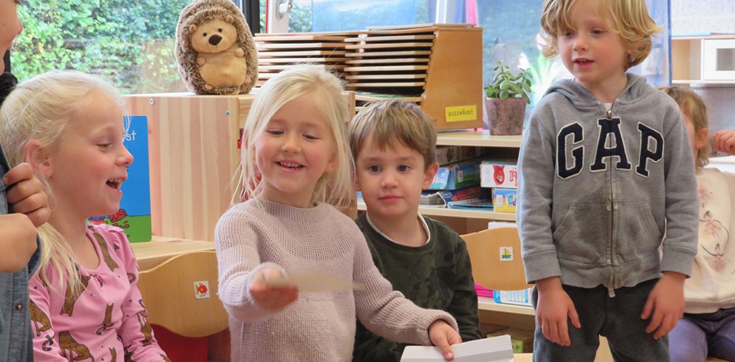 IMPULSCONTROLE | Voor sommige kinderen is het lastig hun impulsieve reacties te beheersen. Hoe reageer je als leerkracht op deze kinderen en hoe kun je ze helpen?  In dit artikel gaan we in op de executieve functie: impulscontrole. praxisbulletin.nl/help-jonge-kin…