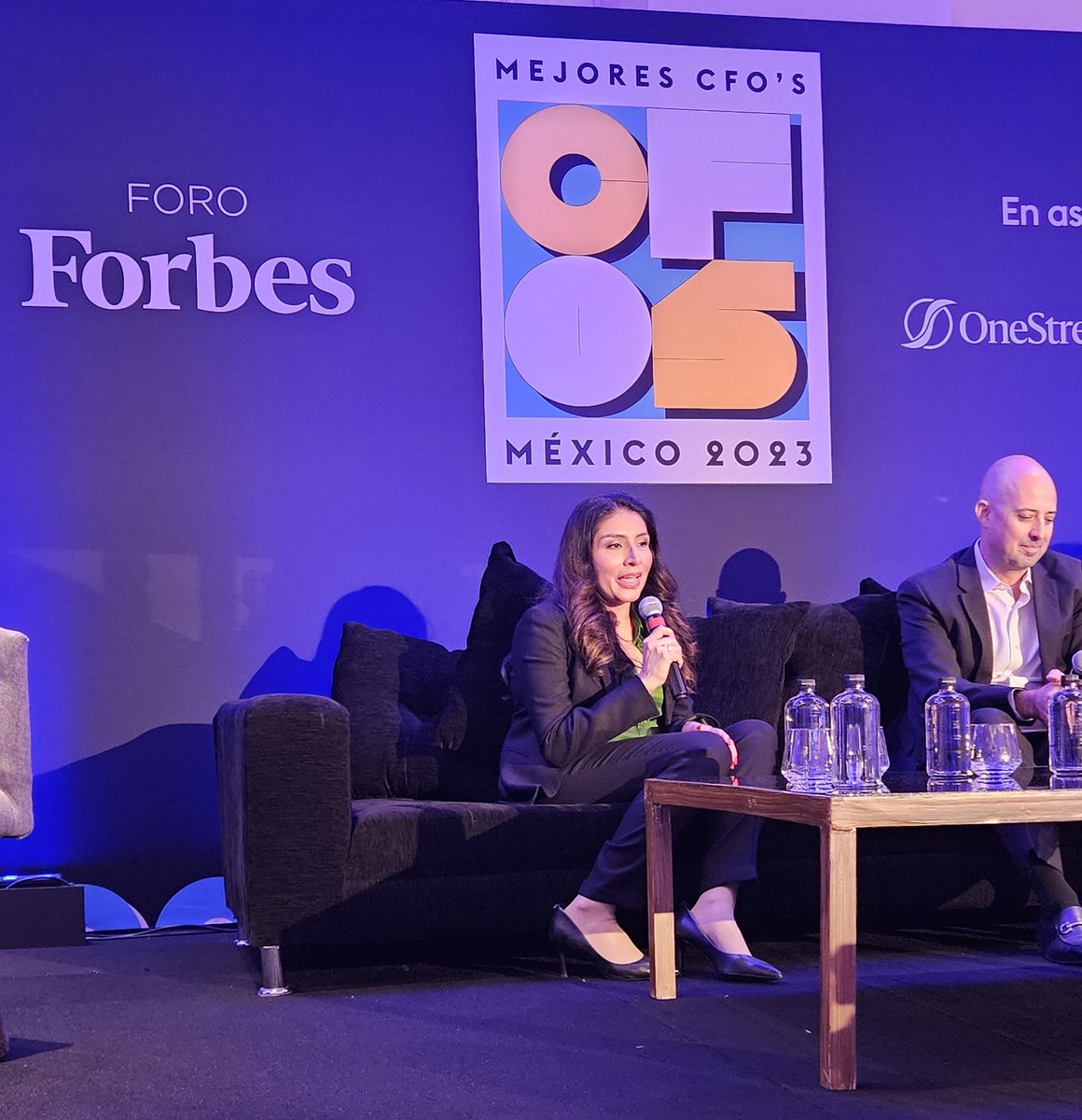 TelefonicaMX's tweet photo. "Para implementar la IA en procesos financieros es importante revisar en qué momento se encuentra la empresa y no dejar de lado la Ciberseguridad. Debemos asegurarnos de no poner en riesgo a la compañía e irnos adaptando a estas nuevas tecnologías poco a poco". #CFOsMX2023 https://t.co/we1QWTDExS