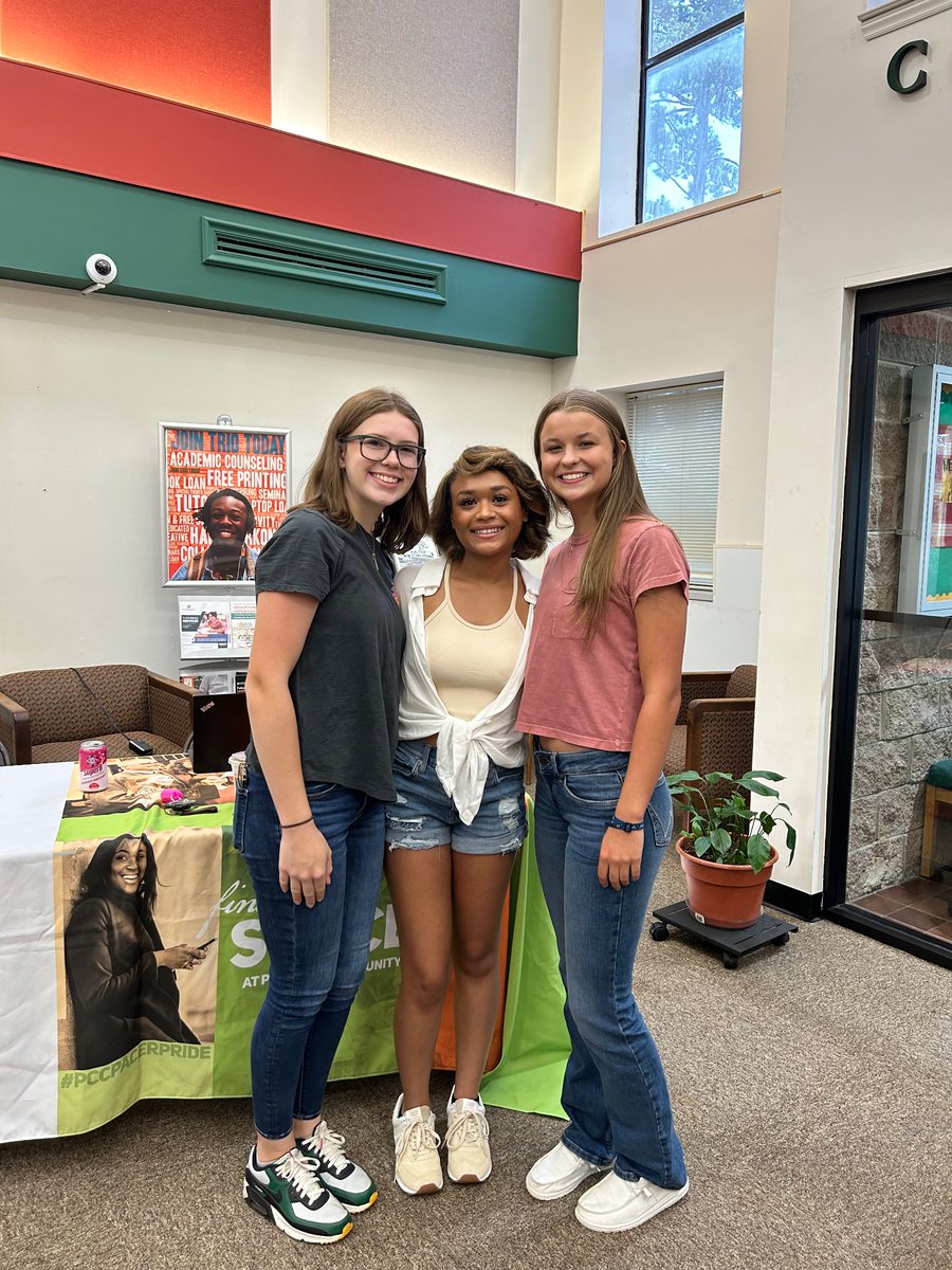 rollins_leia's tweet photo. 🎉📚First day of college courses at @piedmontcc! Ready to welcome our amazing students to campus with open arms and minds. Let’s make this academic journey unforgettable! 🙌🎓 #Rollins4CCP https://t.co/dwhjTinVhN