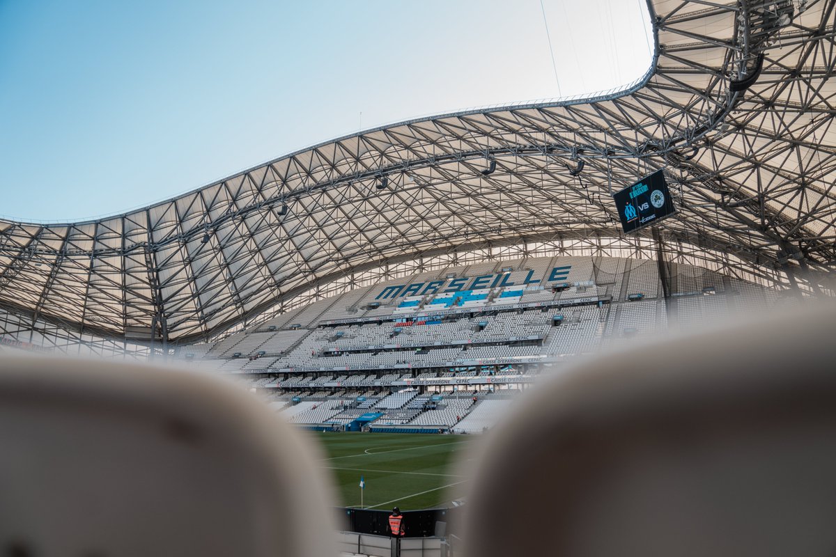 OM_Officiel's tweet photo. Bonsoir la #TeamOM 👋💙 https://t.co/lrmCpMnkdF