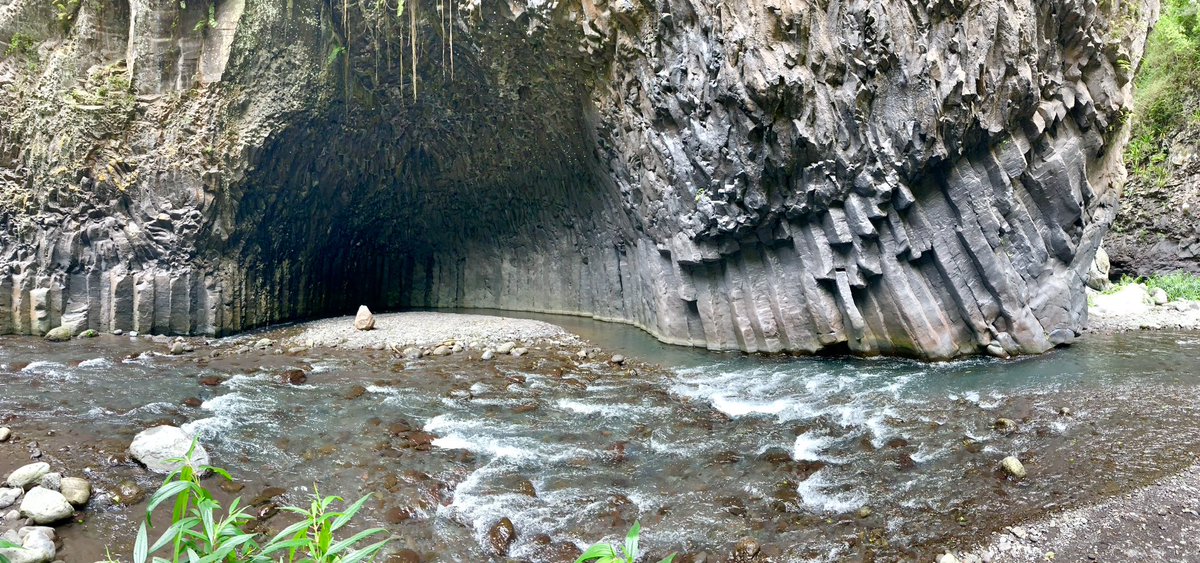 974laurent974's tweet photo. Ballade en famille au Sentier Dassy puis les pieds dans l’eau dans les Gorges du Bras de la Plaine #lareunion #rando https://t.co/4lg8Oxa7b0