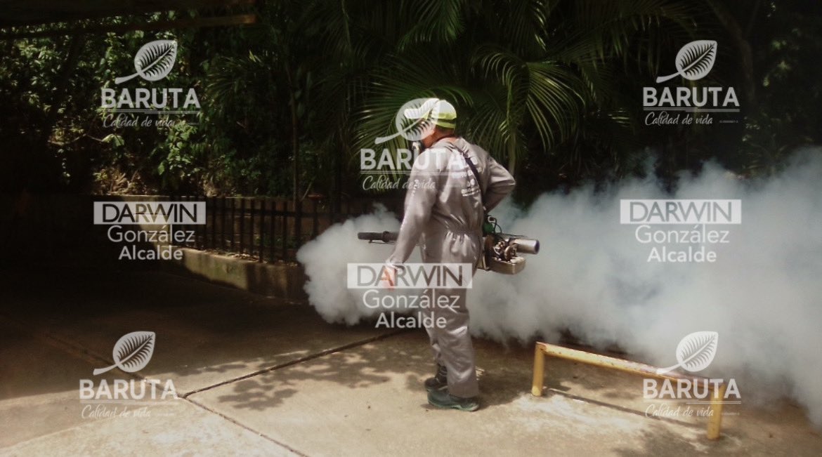 darwingonzalezp's tweet photo. Baruteños, la cuadrilla de fumigación está realizando sus labores en la urbanización #SanLuis 

Me gustaría saber en qué otro sector solicitan el servicio ⬇️ https://t.co/A3EFxCzt3w