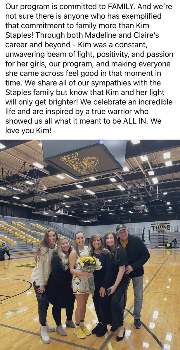 UWOWBB1's tweet photo. 🖤💛 https://t.co/tADi7Ji82s