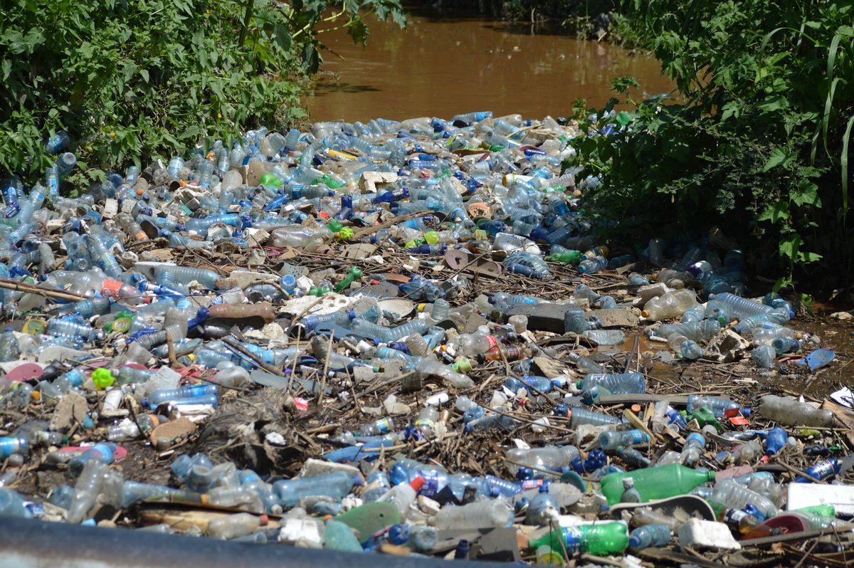 benogeh's tweet photo. The global consumption of plastic bottles in 2016 is estimated to have been 500 billion, or 1 million each minute. This increased by 20% by 2021. Globally, less than half of them are collected for recycling, and only 7% are turned into new bottles. https://t.co/4S9Ph96gad