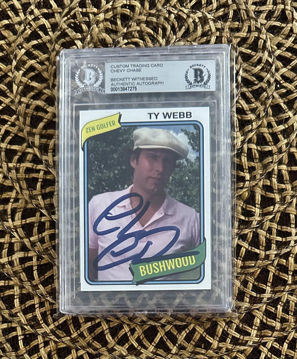 maevro's tweet image. Let’s give away this Chevy Chase signed Caddyshack custom card! ⛳️ 

TO ENTER:
Just 👍🏻 this tweet &amp;amp; follow me! ❤️

Winner Announced Next Week! 
#TheHobby #GiveBack