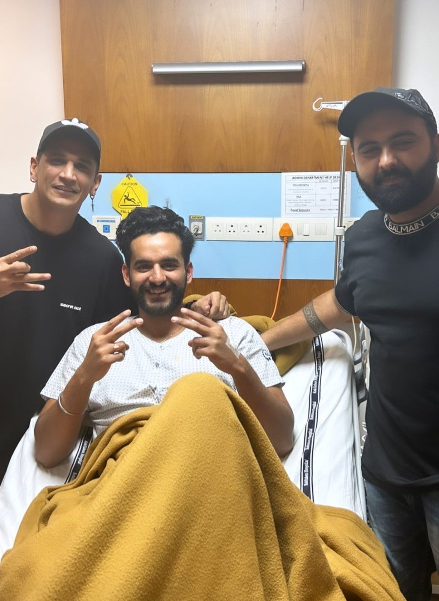 #PrinceNarula visited abhishek in the hospital ❤️❤️

Thanks prince bhai ❤️❤️

#AbhishekMalhan #FukraInsaan 
#FukraArmy