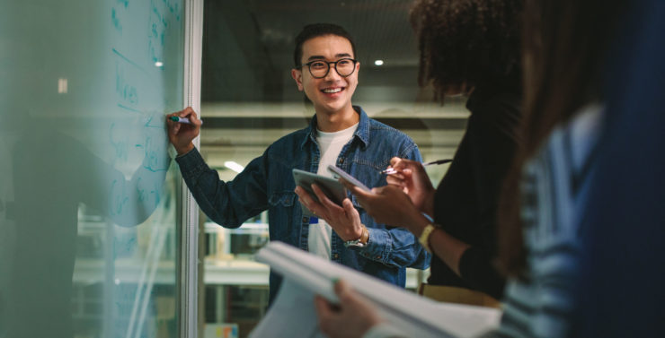 Get started in the high-tech industry this fall. bit.ly/45ub11O