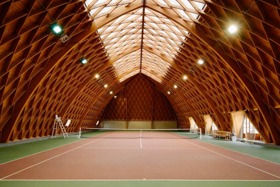 javierubioo's tweet photo. ¿Qué me decís si os digo que este maravilloso TRINQUETE y esta cancha de TENIS son de 1925?

Una auténtica geoda arquitectónica en el interior de un edificio Art-Deco... Justo en el centro de PARÍS!

Un GARAJE DE COCHES cuya cubierta esconde esta maravilla. 

Abro hilo. 👇🎾⚾️ https://t.co/fKBFqSix4k