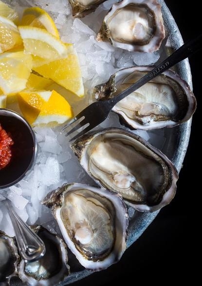 When life gives you 🍋, go get Kusshi Oysters 🤩
#DCfoodie #PikeandRose #Foodie #Northbethesda #DMV #MontgomeryCounty #Pikeandrosehappyhour #DMVFoodie #downtownsilverspring #silverspring #DCFoodie #KusshiSushi #DMVeats #Marylandfoodie #MDfoodie #VAfoodie #Virginiafoodie #McLean