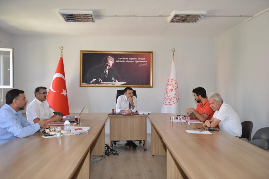 "ELAZIĞ OTİS"
Elazığ O.O 
Gazi Kamil Ayhan O.O
Toki Fırat O.O
Limak O.O
Şehit Emrah Horoz İHO
Şehit Fatih Ercan İHO ile okul tabanlı izleme projemiz kapsamında bir araya geldik. Mevcut durumu ve önümüzdeki yılın çalışmalarını değerlendirdik. <a href="/Yusuf__Tekin/">Yusuf Tekin</a> <a href="/tcmeb/">Millî Eğitim Bakanlığı</a> <a href="/omertoraman25/">Ömer Toraman, Doç. Dr.</a>