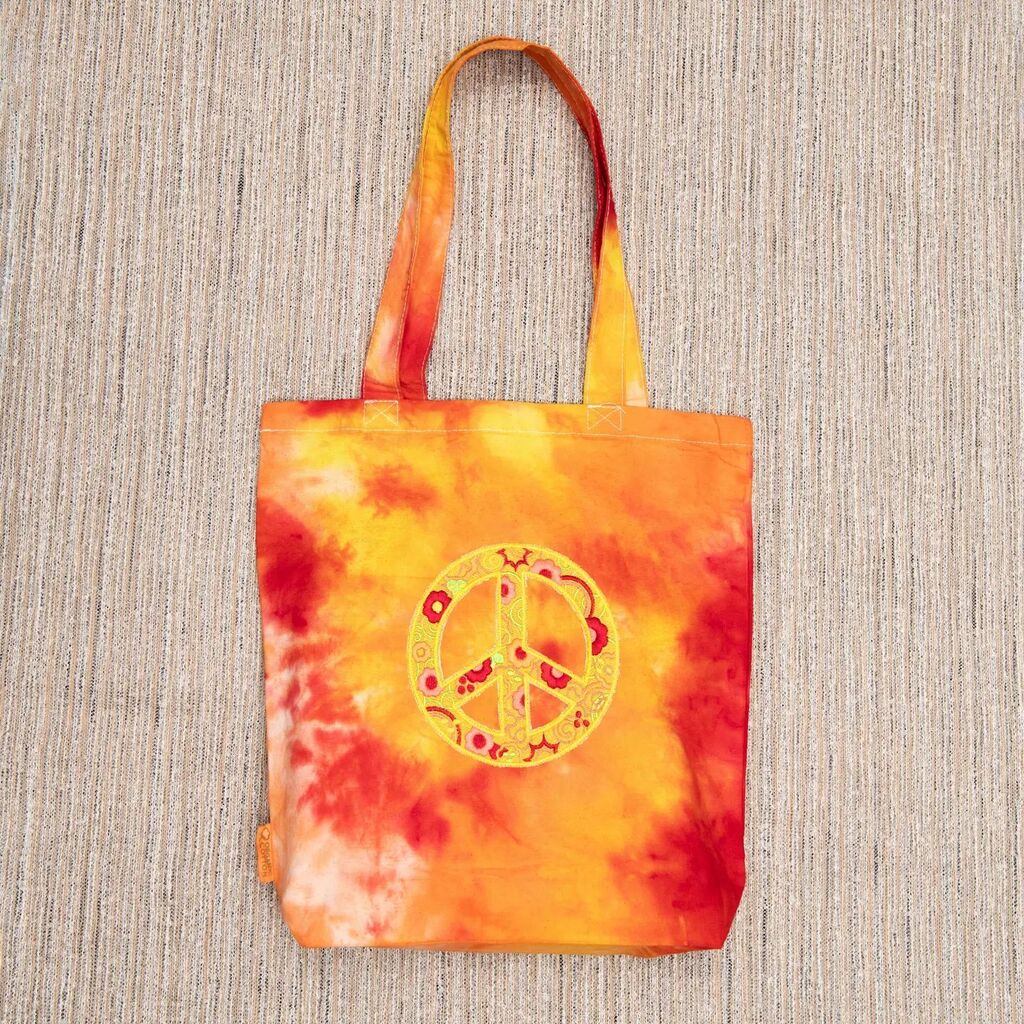 Love_Beads_'s tweet image. Waiting for the sun ☀️
Embroidered tie dye tote bag
100% organic cotton
Just added to our shop
(link in profile)
.
.
.
#bohofashionstyle #bohohippiechicstyle #bohobag #bohostyle #bohemian #bohemianhippie #bohohippiestyle #bohohippiestyle #bohofashion #bohohippie #bohobags #b…
