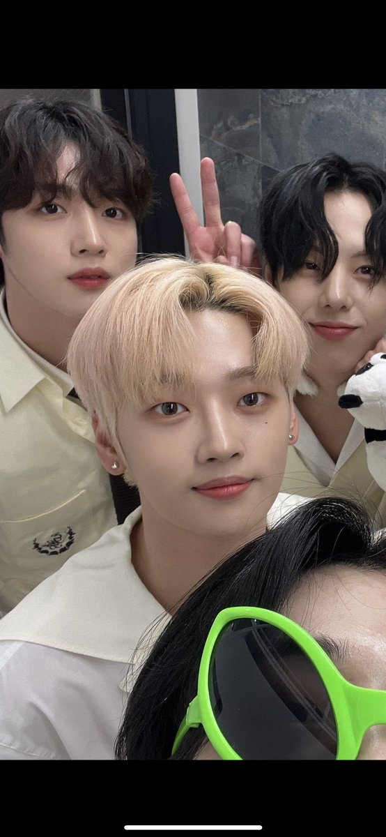 sproutshwa's tweet photo. wts wei seokhwa undisclosed 230716 polaroid. look shown in 2nd/3rd slides! selfie pose! reason for selling: i have another polaroid from this day :)
- $80 + shipping
#wtswei #weiwts #weisell #weiselling #weisale #wei #위아이 https://t.co/qOYXF6lcTH