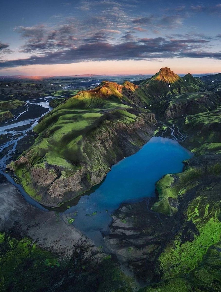 jennyli199011's tweet photo. Summer in Iceland has long days and extremely comfortable weather
Driving on the road with 🌺 lupin flowers
Daydreaming in the middle of summer
#worldcaptures #ig #travel #nature #wanderlust #travelphotography #world #worldplaces #landscape
#travelgram #traveltheworld #beautifuld https://t.co/sTiWn7Romq