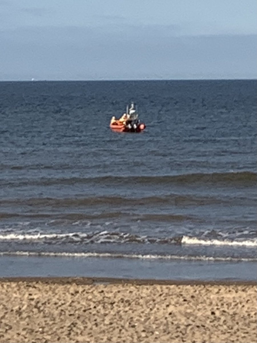 My neighbour & mate Kev doing a bit of practice. #RNLI Goes out at all hours for no payment. 😇🔥😎