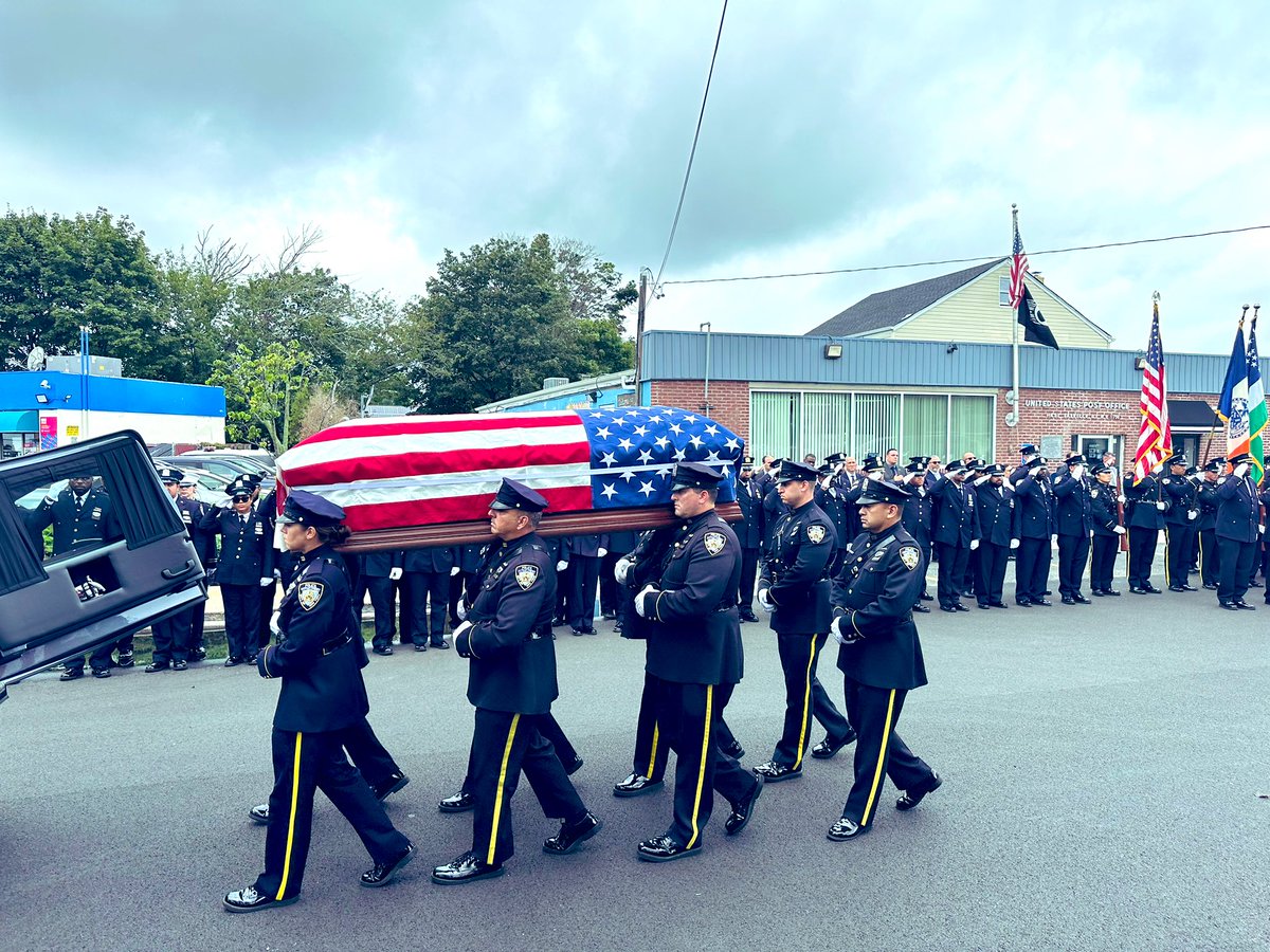 NYPDCeremonial tweet picture
