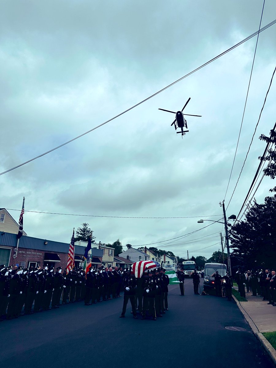 NYPDCeremonial tweet picture