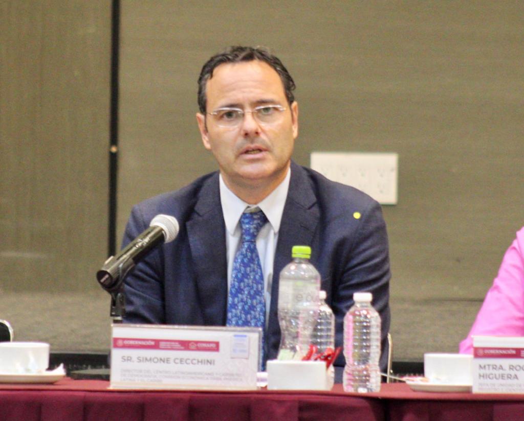 CONAPO_mx's tweet photo. El Director del #CELADE, Comisión Económica para América Latina y El Caribe, Simone Cecchini, enfatizó la necesidad de continuar trabajando para la erradicación de las desigualdades, de la violencia de género y el acceso universal a la salud sexual y reproductiva. https://t.co/nWGPgyWiEi