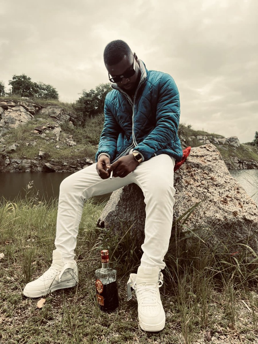 PhaizeGh's tweet photo. This is a new Phase of the new Phaize.
Unlike the other Phaize this one doesn't give a fuck๐ ๐
#moy3sinners #omoy3sinners #shitiscrazy https://t.co/rpYcN3wi3L