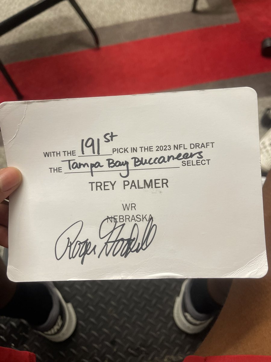SuperMomMonda's tweet photo. My son got a surprise yesterday at camp, he was handed the card with his name on it that was turned in at the NFL Draft.  
#ItAllStartedInKentwood
#CherishedKeepsake
#ThankfulTuesday
#AllInGodsTiming
#TeamBucs https://t.co/rVX37o0VMv