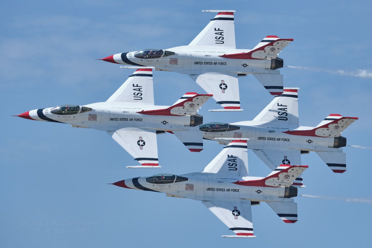 DusterMB's tweet photo. USAF Thunderbirds at the Sioux Falls South Dakota Airshow 2023 #siouxfallsairshow #siouxfallsairshow2023 #powerontheprairie #usaf #thunderbirds #usafthunderbirds #f16 #airforce #avgeek #aviation #aviationphotgraphy #fujifilm https://t.co/stE1cNdxnl