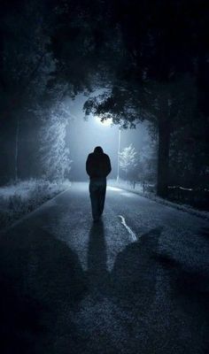 Patty_PWriter's tweet photo. Ese hombre les había herido en lo más profundo y, a pesar de todo, seguía siendo el que les insuflaba fuerzas para continuar, para resistir y conservar la esperanza.
Frase de mi #novela. #ECDLT https://t.co/Fgcq63e6jt