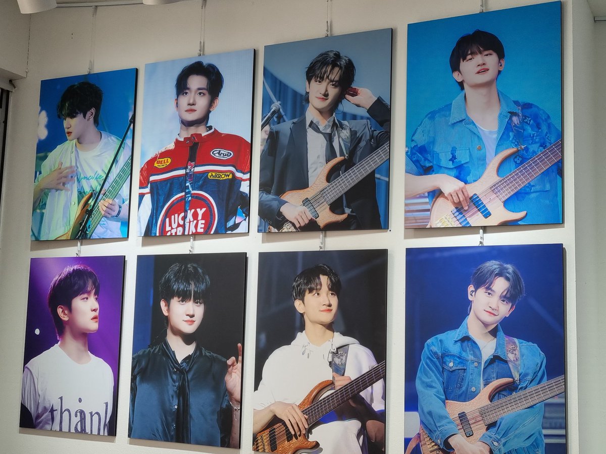 Starlangan929's tweet photo. 📍카페 데이원

닳도록 볼만큼 익숙하고 애정하는 원상이 사진들이 곳곳에...😭😭 진실로 원상이가 미모의 너구리라는 것을 다시금 깨닫게 되는 공간이었습니다 럭드로 뽑은 투명 부채 너무 아름다워서 잘 닦아서 고이 보관해야 할 것 같아요

#오늘도_간직될_원상의_조각잠
#이번_여름도_원상과_함께 https://t.co/DunUTtqcxS