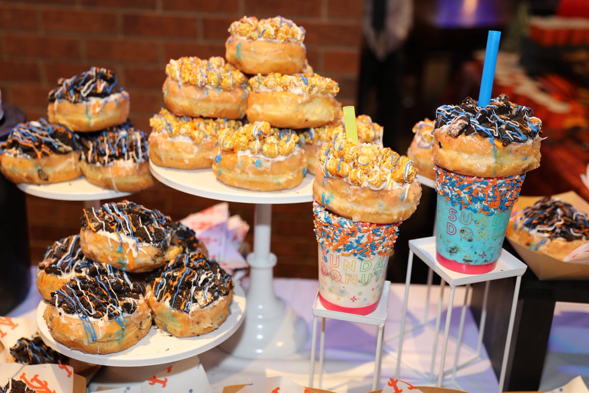 Less than a week left to vote for Citi Field for the best stadium food in sports! 🥨🍔🍦

Cast your vote once a day 👉 bit.ly/3YxyDQU